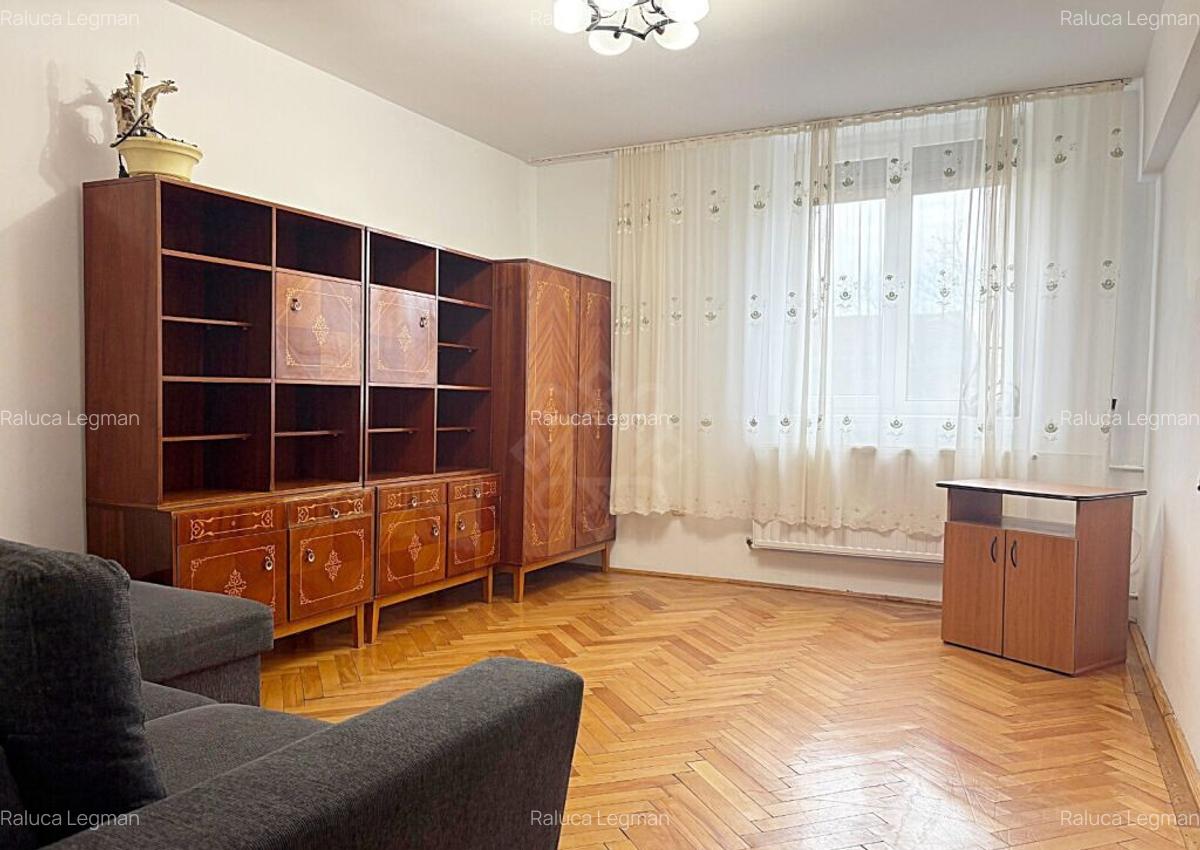 Apartament cu 3 camere pe strada Republicii - 9