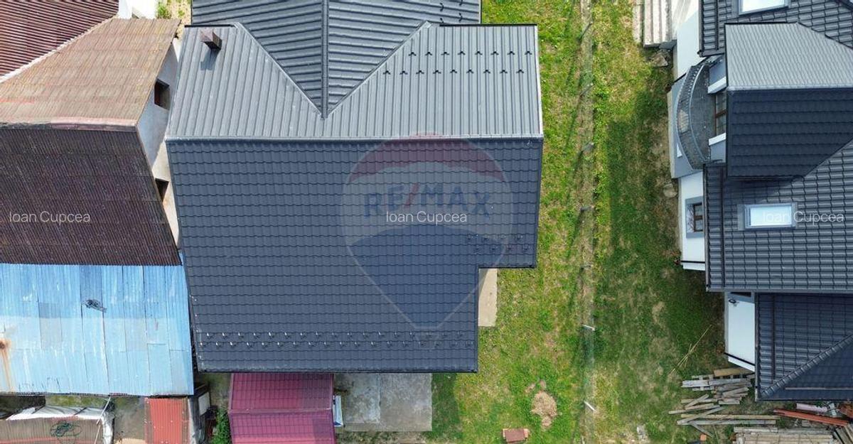 Casa la ro?u de vanzare in Satulung - 13