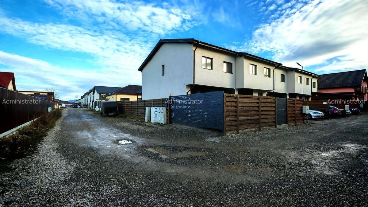 Comision 0. Vila tip duplex S+P+E cartier IZVOR Tarlungeni 179000 euro - 32