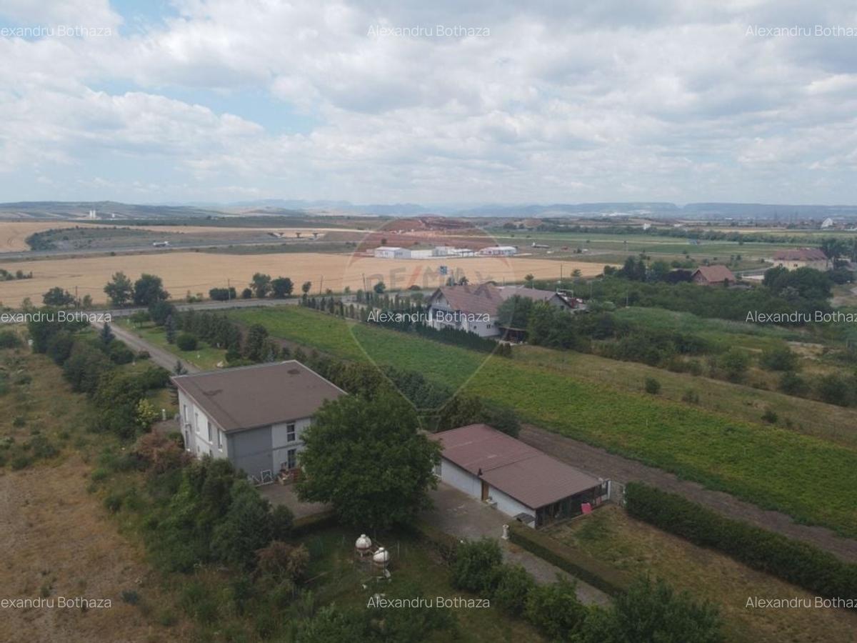 Teren Construcții intravilan de 636 mp, în Luna - 12