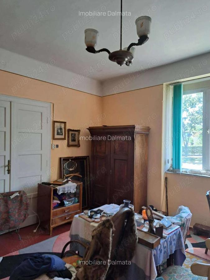 Casa de vanzare cu 2 camere , langa Liceul Economic , 110.000 euro neg - 4 Casa de vanzare cu 2 camere , langa Liceul Economic , 110.000 euro neg - 4