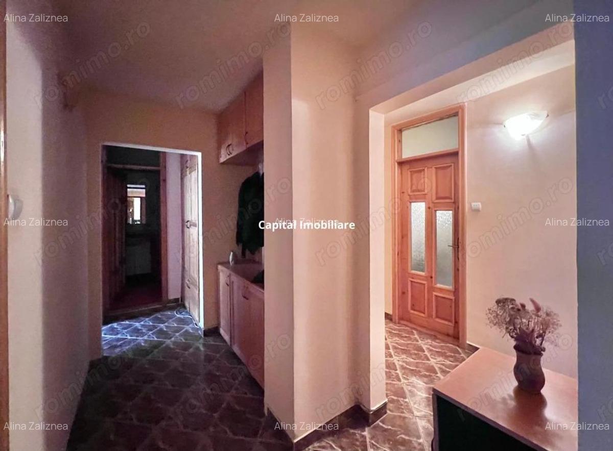 Apartament spatios ,decomandat 4 camere, etaj 2, Re?i?a. - 4