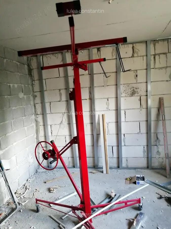 Doua case pe acela?i teren,una noua construita ?i neterminata in interior ?i o casa batraneasca - 1