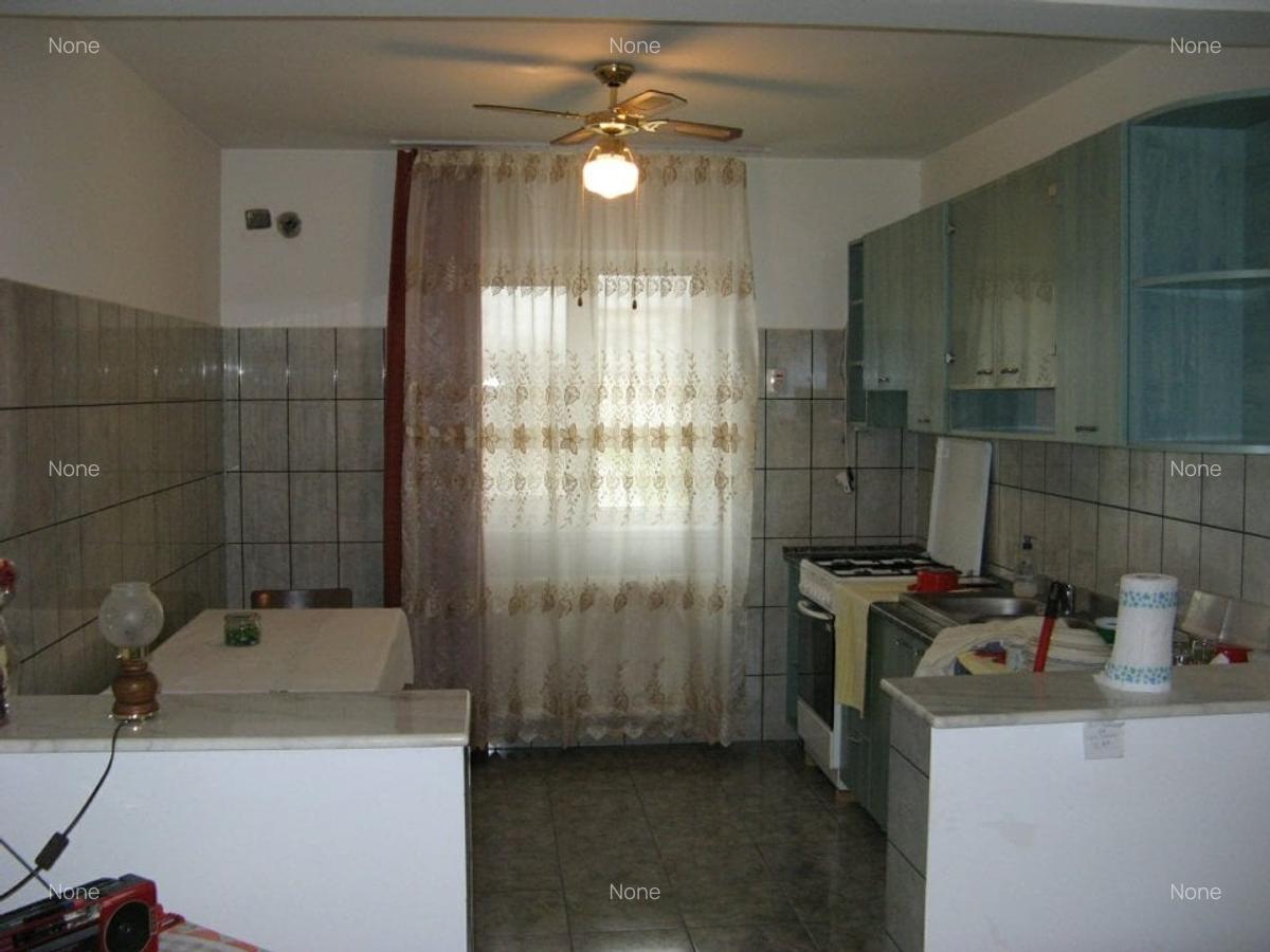 Casă cu 6 camere în Mihăilești - 19