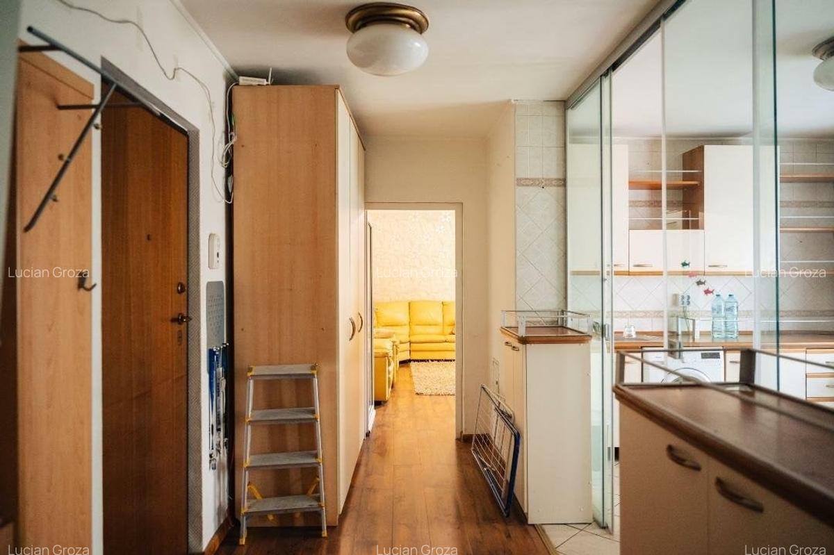 Apartament cu 2 camere decomandat, mobilat în Decebal - 12