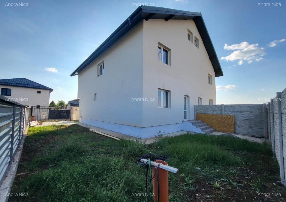 Duplex spatios cu 4 camere si mansarda cu placa de beton,gata de mutat - 1