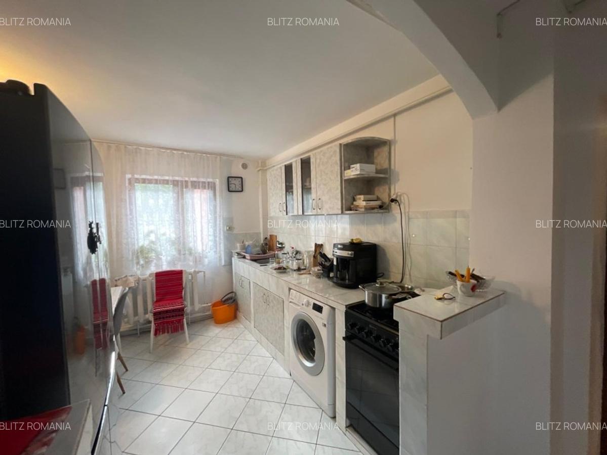 Apartament de vanzare cu 3 camere, 81 mp, zona Victor Babes - 4