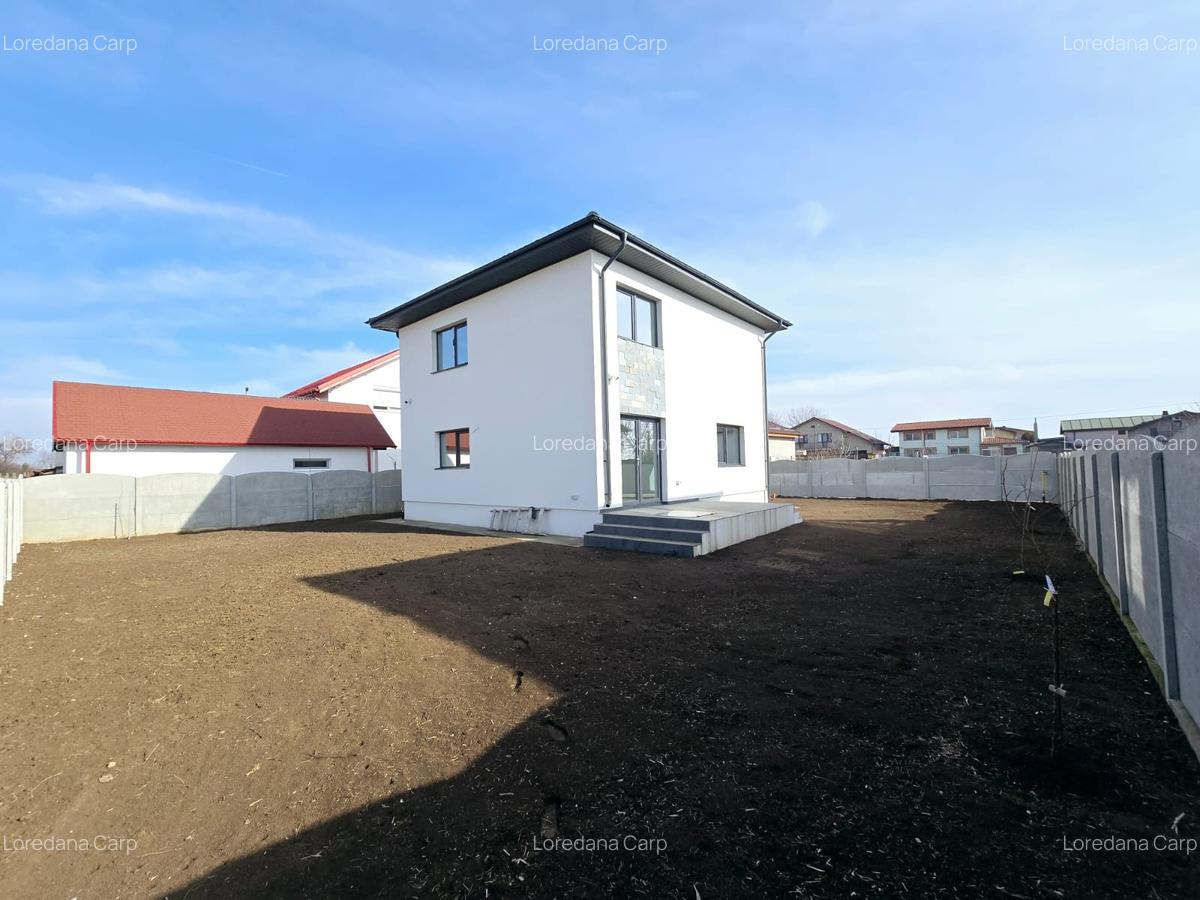 Vila individuala - 4 camere - 2 bai - incalzire pardoseala - pod - beci - 2