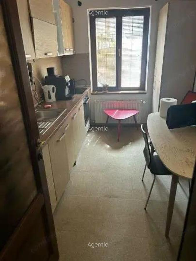 Vila Office Space,1 Etaj intreg,Guvern, Parcare, Pia?a Victori - 12