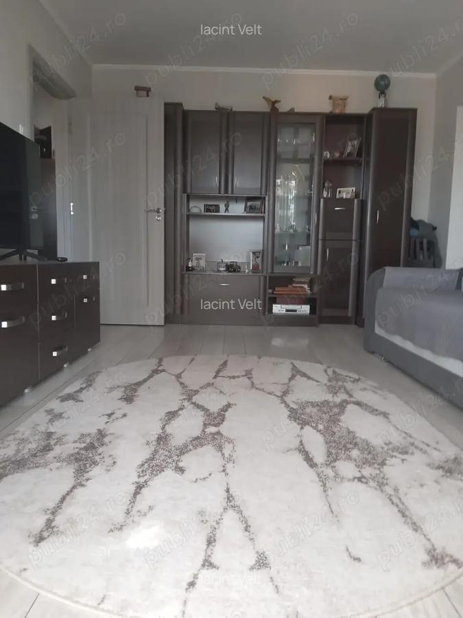 Apartament 2 camere de vanzare - Zona Florilor - 1