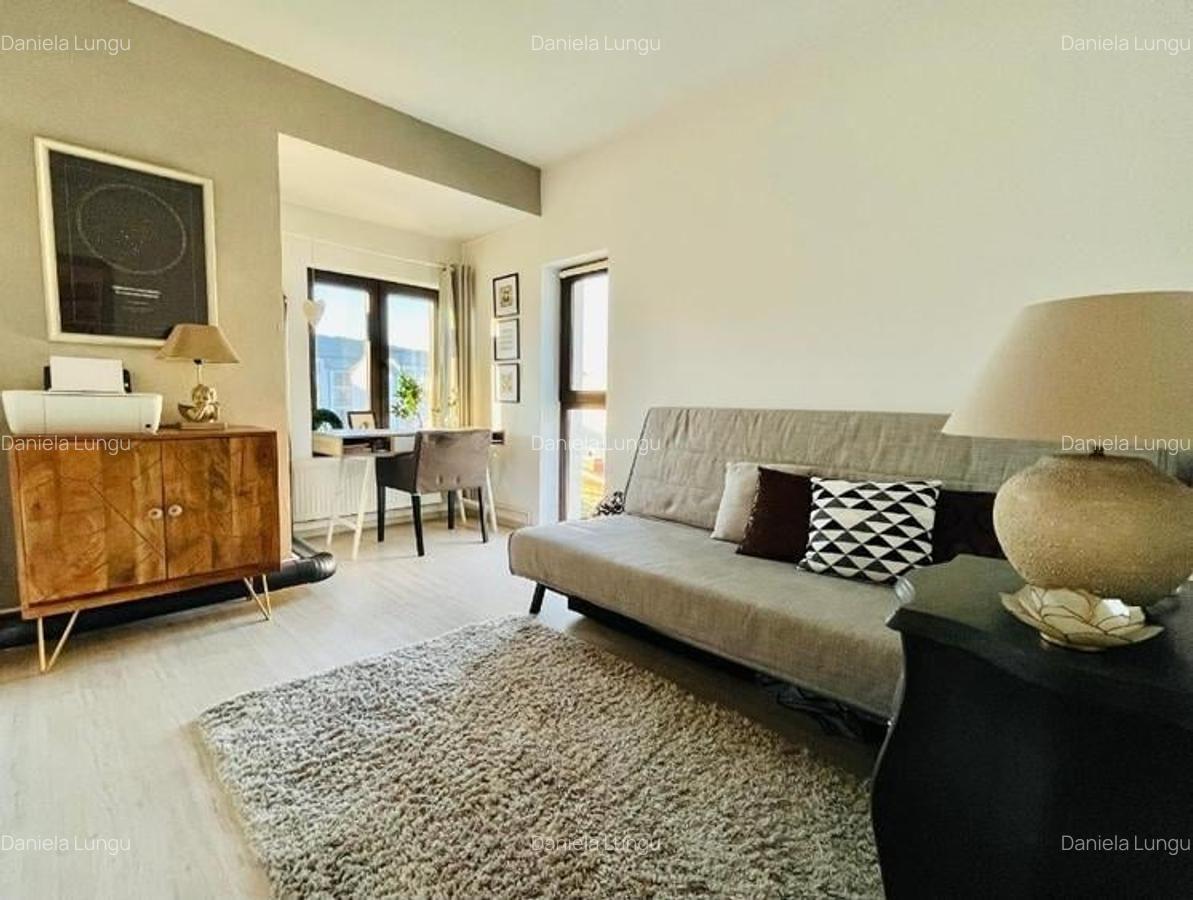 Rezidenta pe linie eleganta, living 25 mp,semineu,panouri fotovoltaice 3KW, cent - 7