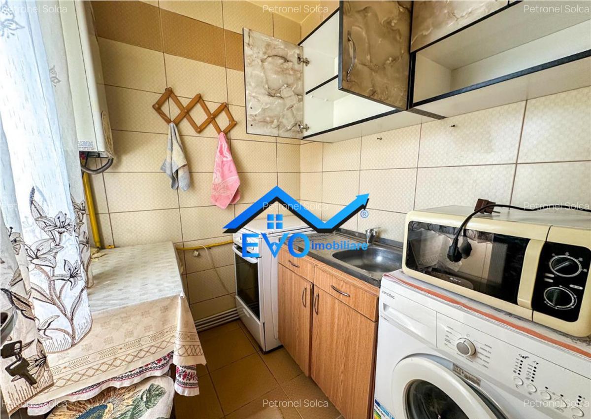 Apartament cu 2 camere, centrala termica, zona Alexandru cel - 6