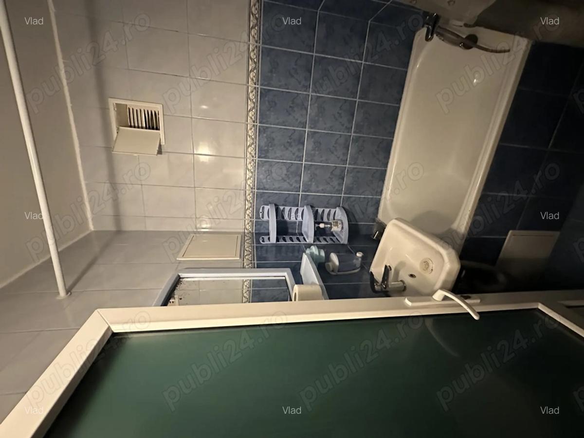 Inchiriez Garsoniera 24mp in zona Piata Tractorul , et.1 - 4