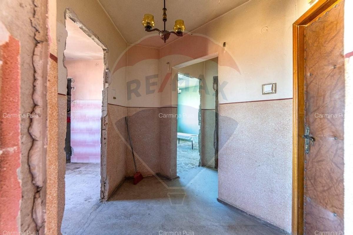 Apartament 2 camere/ 2 balcoane/de renovat-  zona Tractorul! - 16