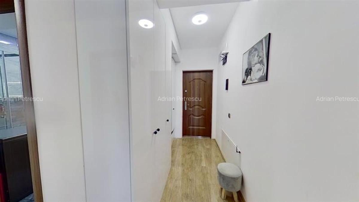 Apartament cu 3 camere decomandat, mobilat în Tractorul - 3
