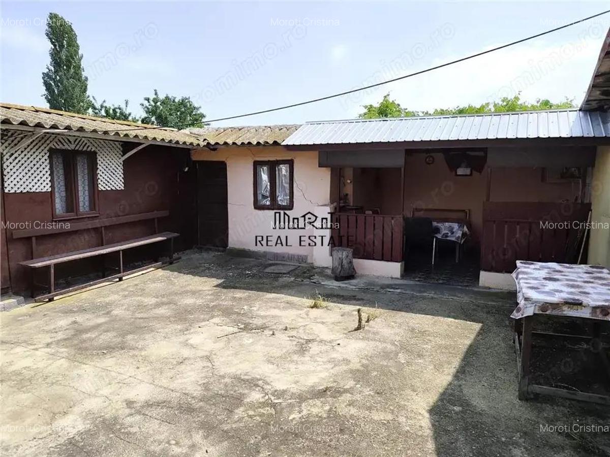 Proprietate spatioasa de vanzare in Gaesti, Dambovita - ideala pentru locuit sau agropensiune - 10