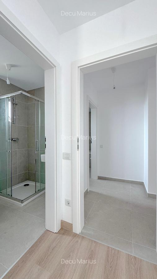 Apartament cu 3 camere decomandat în Tractorul - 16