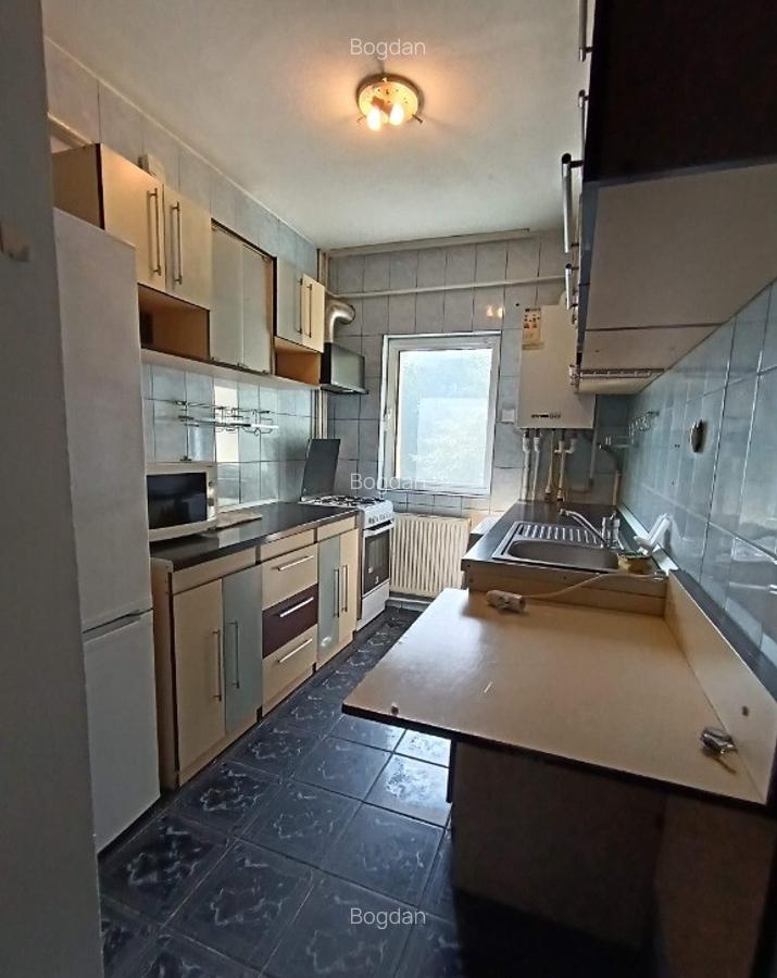 Inchiriez apartament 2 camere Podu Ros - 1