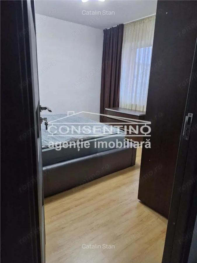 Se vinde apartam . cu 3 camere , Micro III , etaj 3, liber - 4