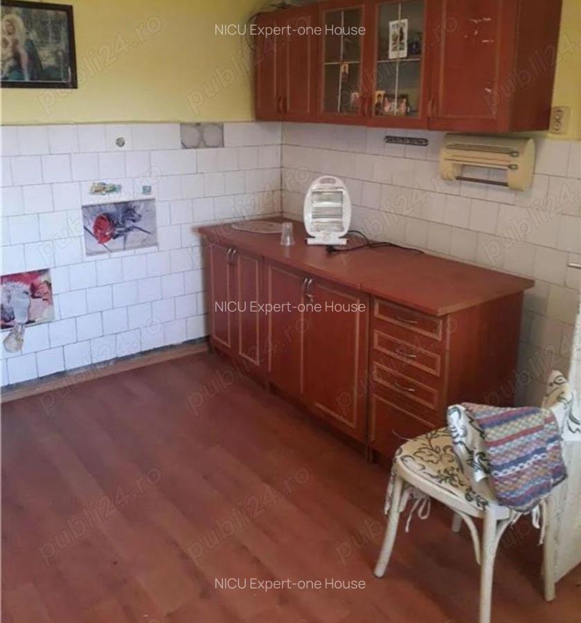 OCAZIE ! Vand Casa zona Centrala ocupabila imediat - 1