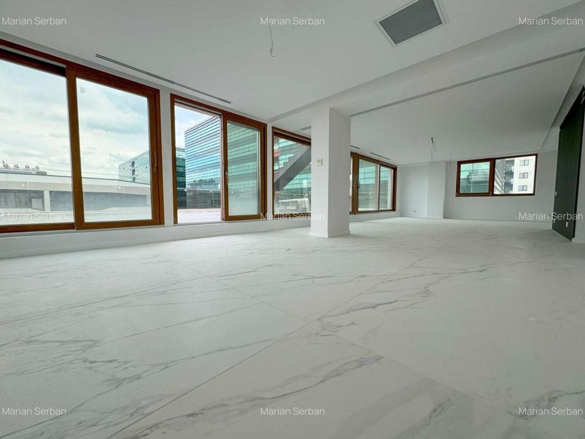 Apartament cu 4 camere decomandat în Central - 20
