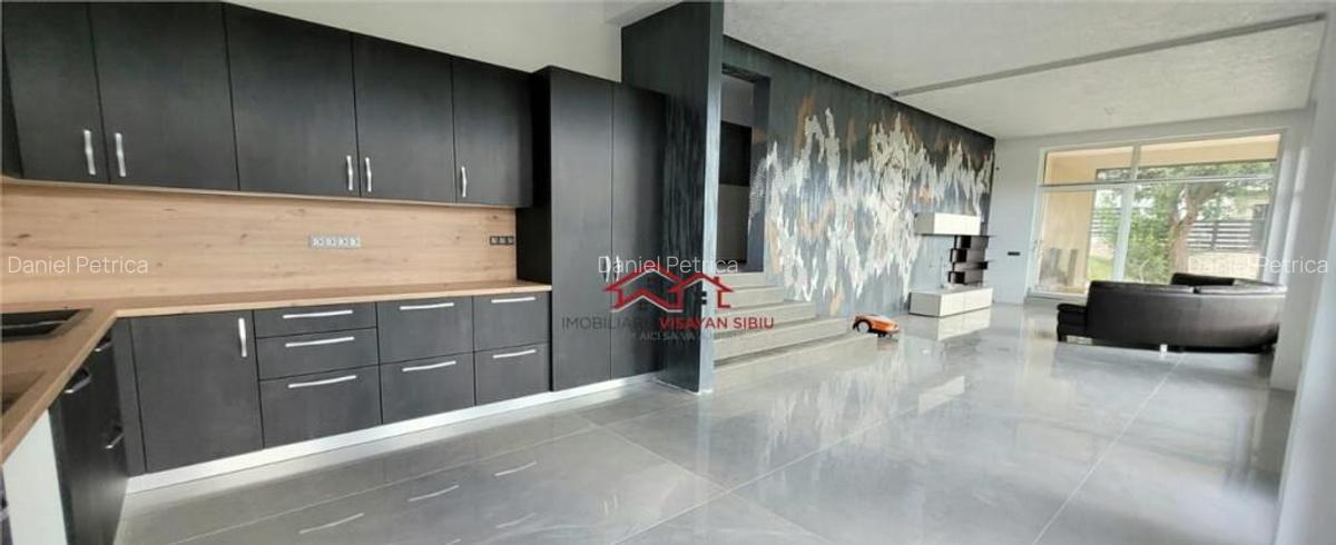 Imobil de lux,piscina,garaj,Cisnadie,la 10 km de SB,comision - 14