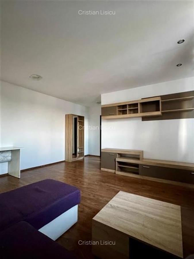 Apartament cu 3 camere  zona Girocului - 1