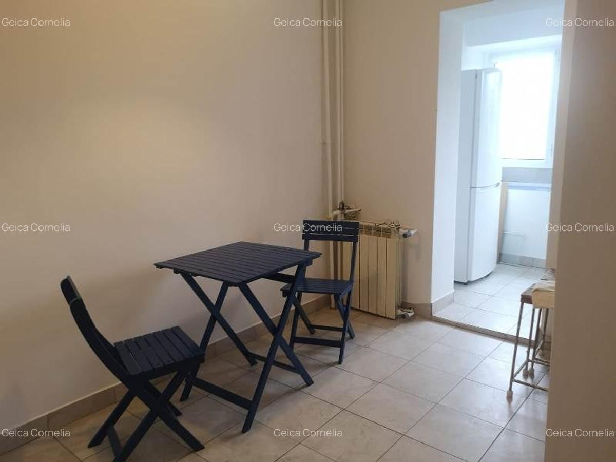 Garsoniera spatioasa, Stirbei Voda, Berzei, stradal, etaj 2/8, pentru locuit - 4
