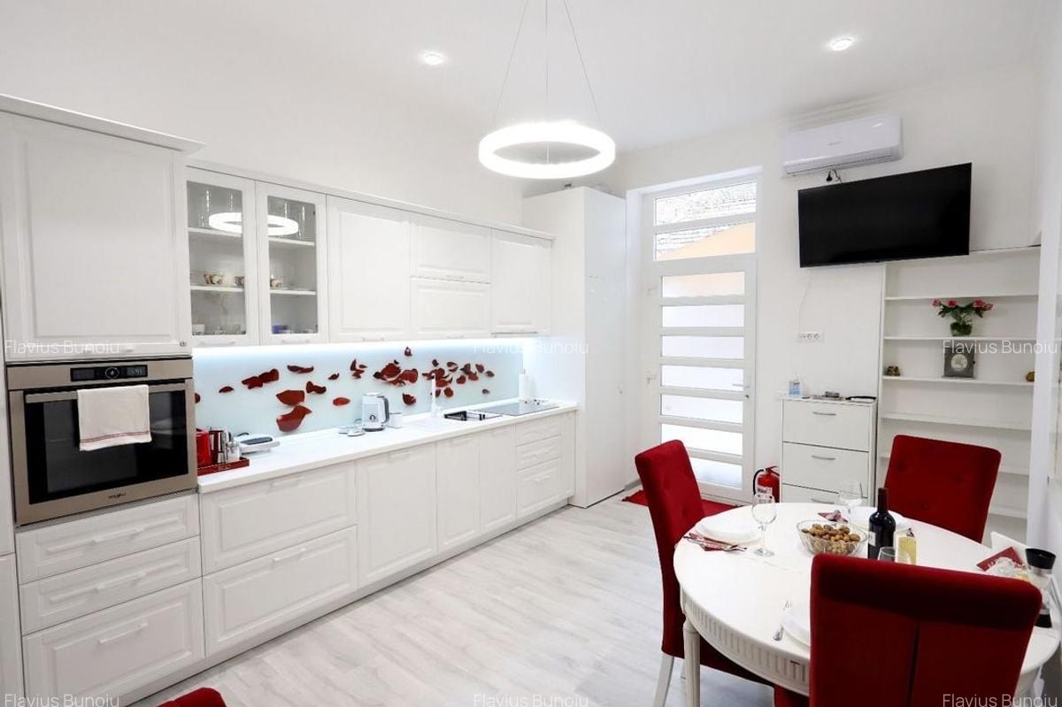 Apartament cu 4 camere decomandat în Central - 16