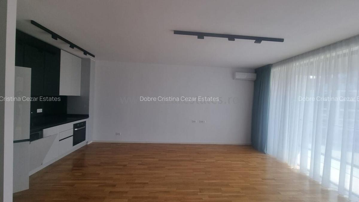 Apartament cu 4 camere decomandat în Băneasa - 2