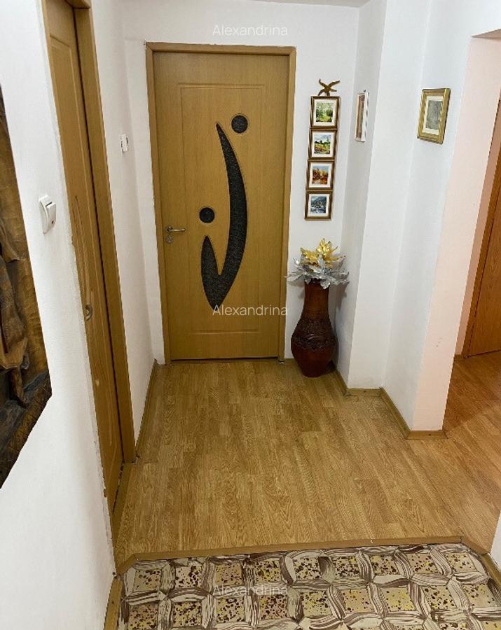 Inchiriez ap dotat cu 4 camere, modern, str. Ta?nad, Cluj - 8 Inchiriez ap dotat cu 4 camere, modern, str. Ta?nad, Cluj - 8