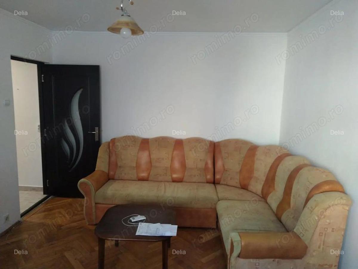 Dacia Strada Labirint de vanzare apartament cu 3 camere, etaj intermediar - 1