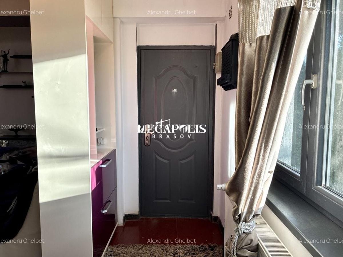 Casă / Ghimbav / 4 camere / Curte privată / Terasă - 36