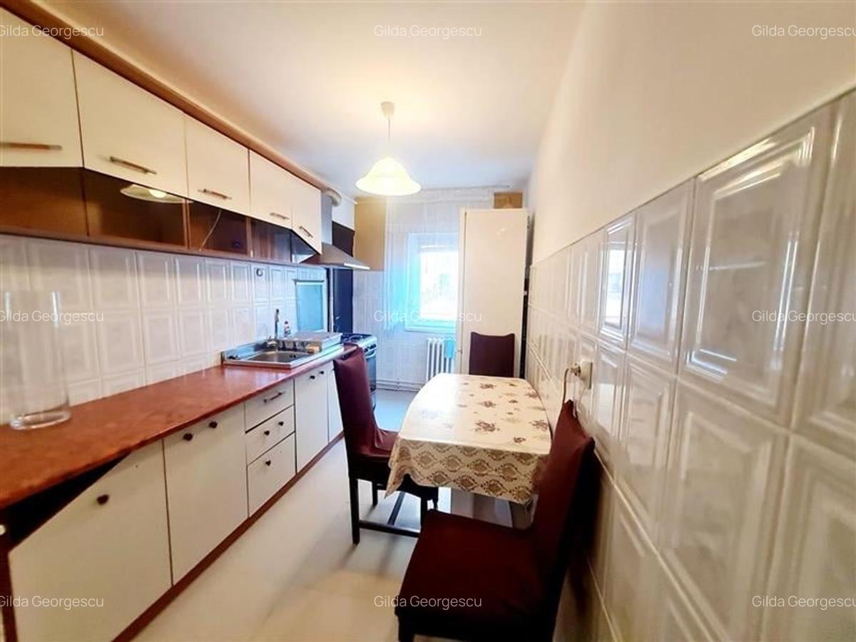 Apartament cu 3 camere semidecomandat în Centrul Civic - 2