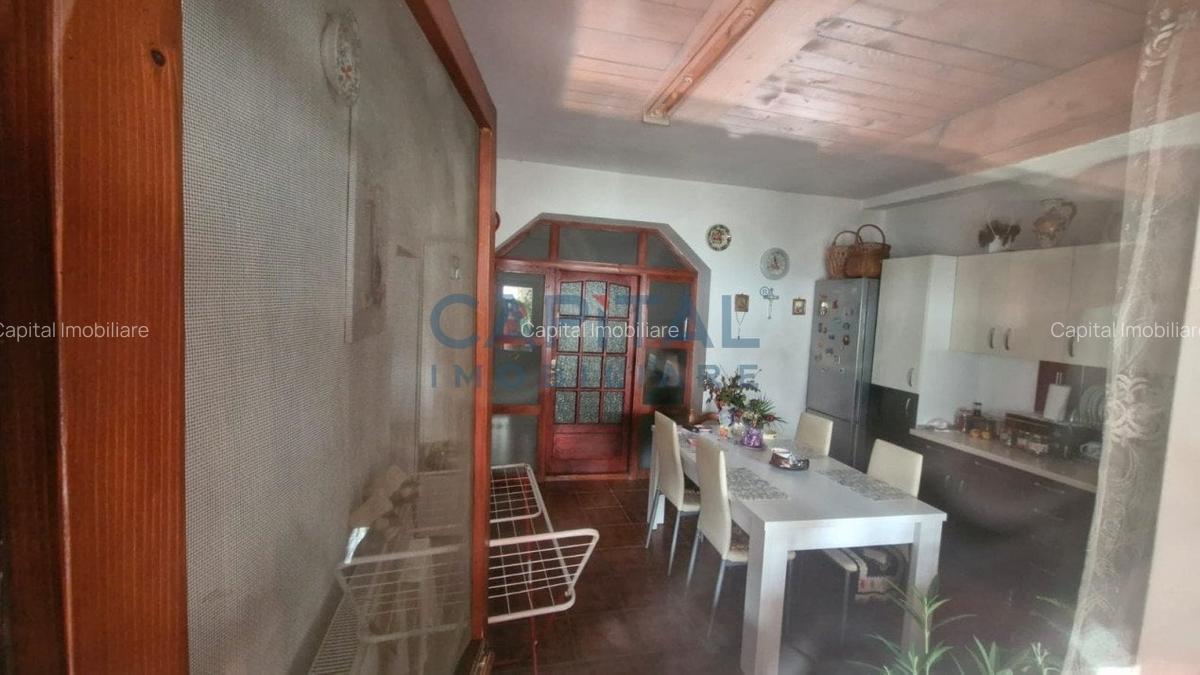 Casa Rogerius singur in curte, amenajata in doua apartamente comision 0% - 9