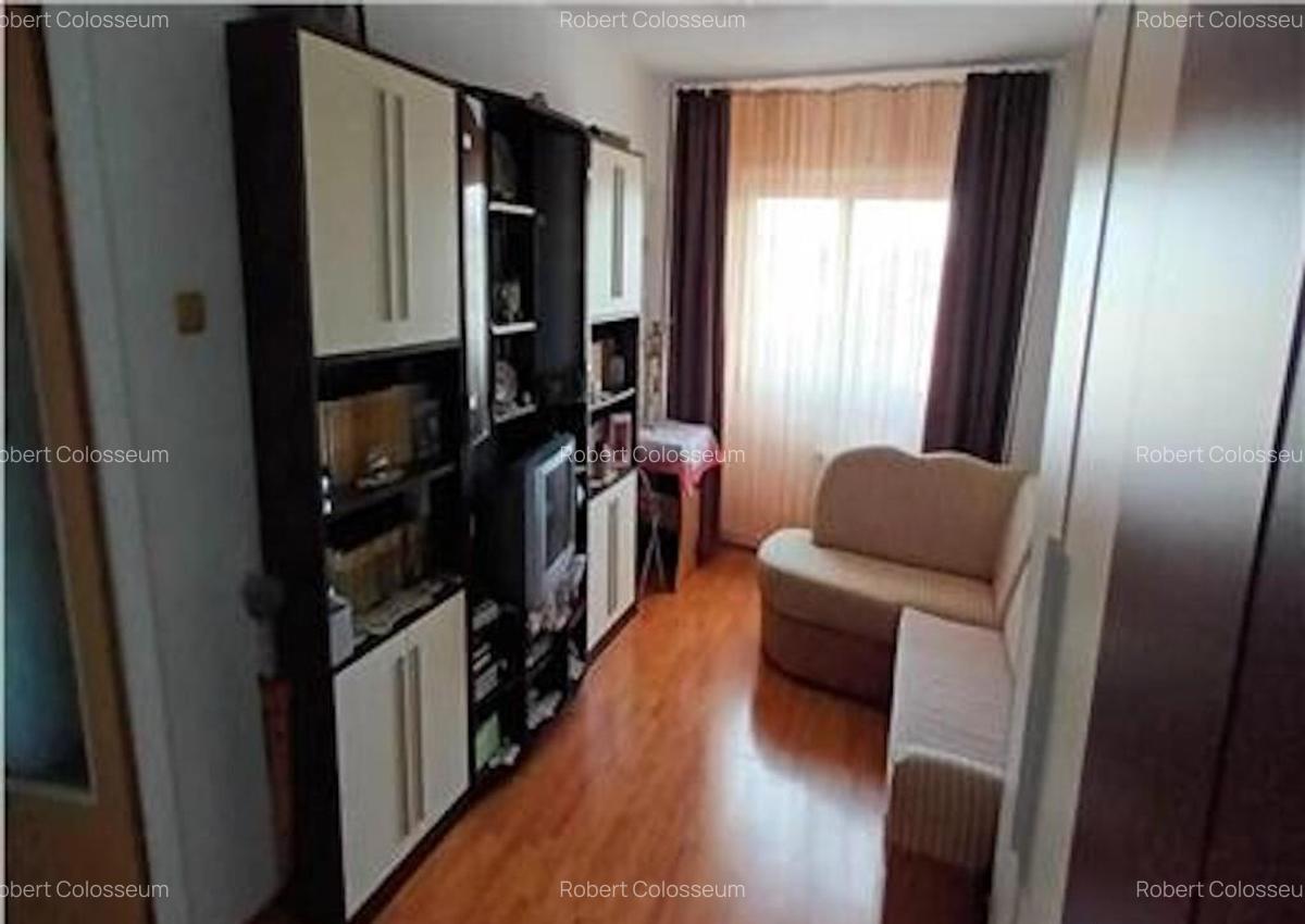 Apartament cu 2 camere, decomandat - zona Tractorul - 1 Apartament cu 2 camere, decomandat - zona Tractorul - 1
