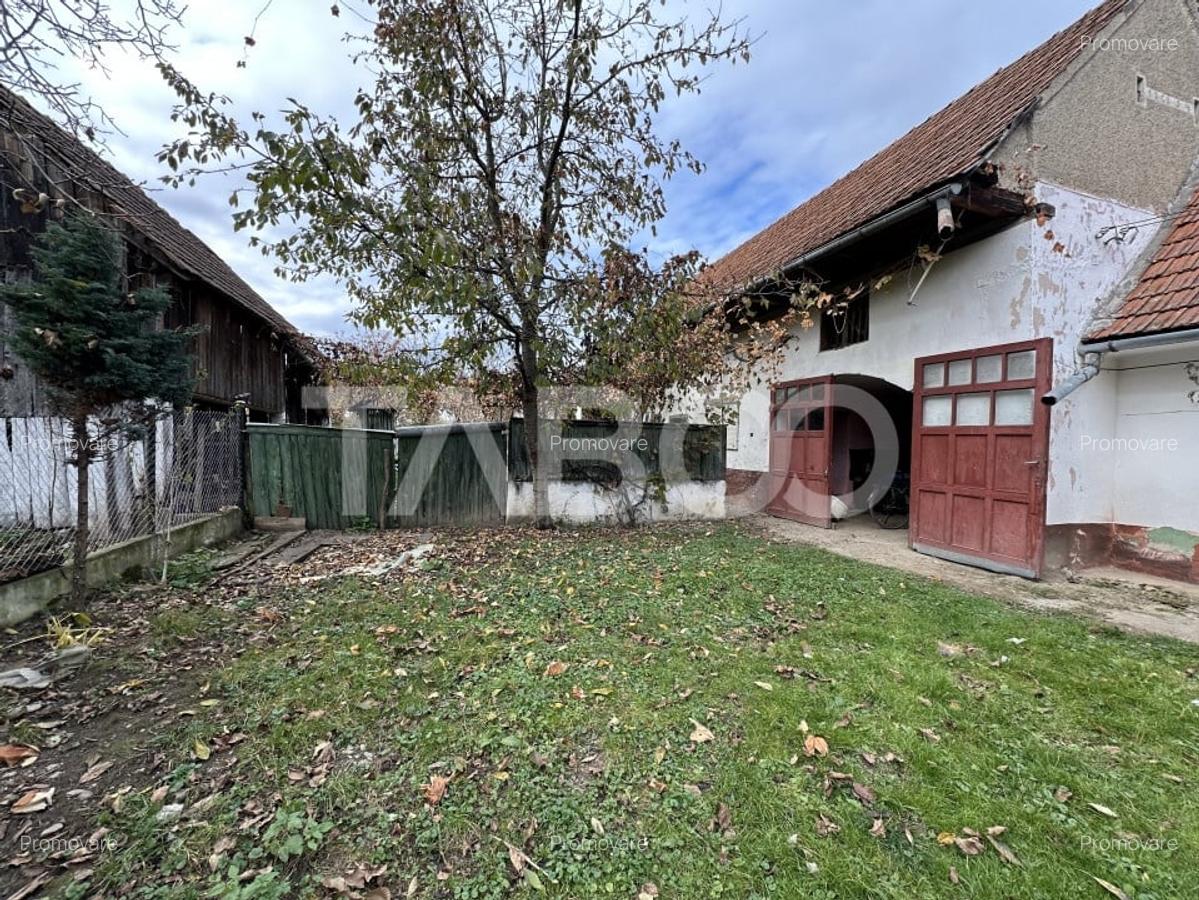 Casa cu gradina 3 camere anexe gospodaresti 5702 mp teren in Gura Vaii - 4