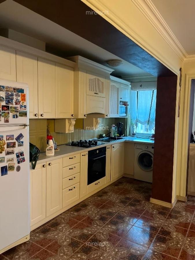 Apartament 3 camere , renovat, , loc de parcare și garaj - 8