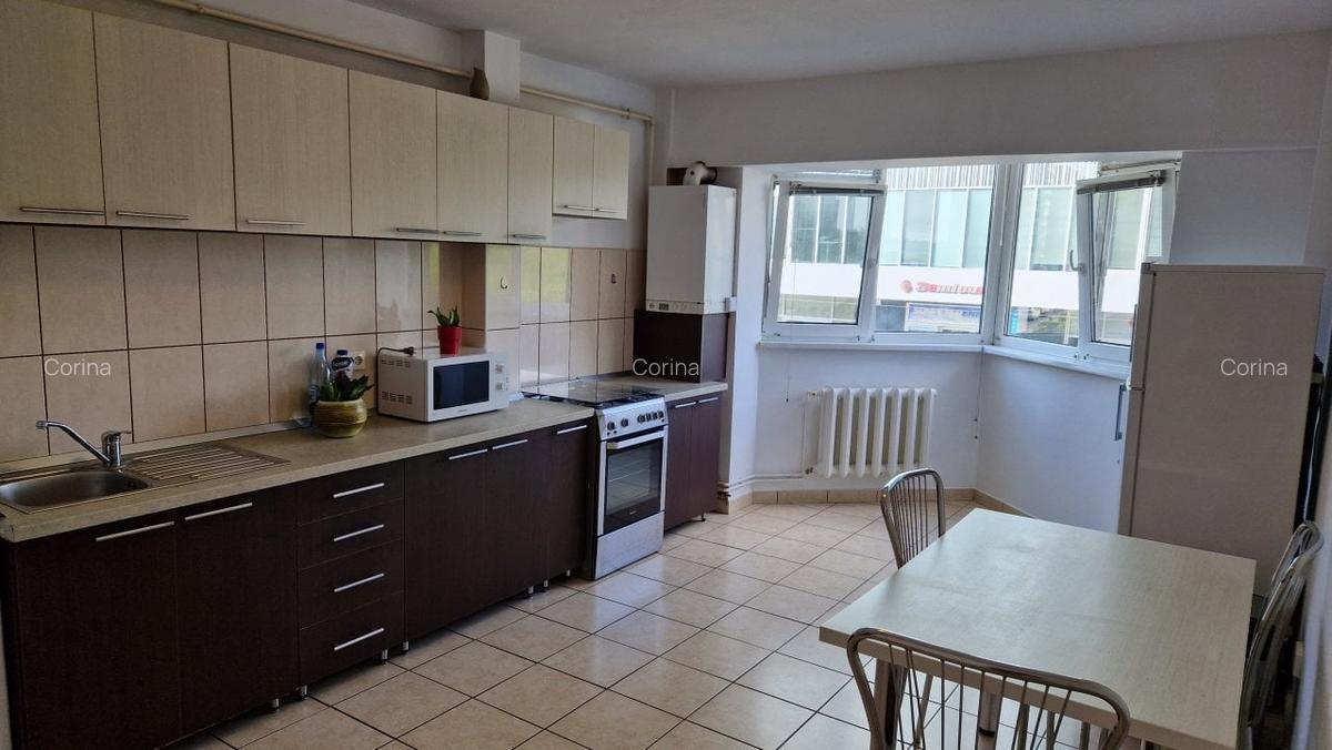 Proprietar,ofer spre inchiriere ap 3 camere-decomandat zona piata 700 - 2