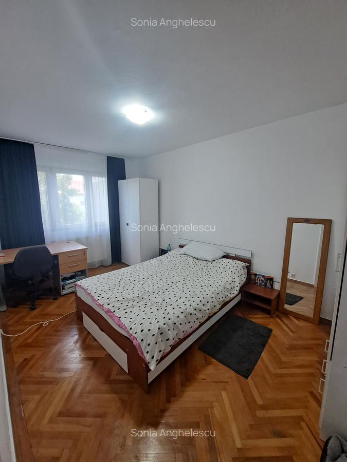 Apartament cu 3 camere semidecomandat, mobilat în Circumvalațiunii - 4