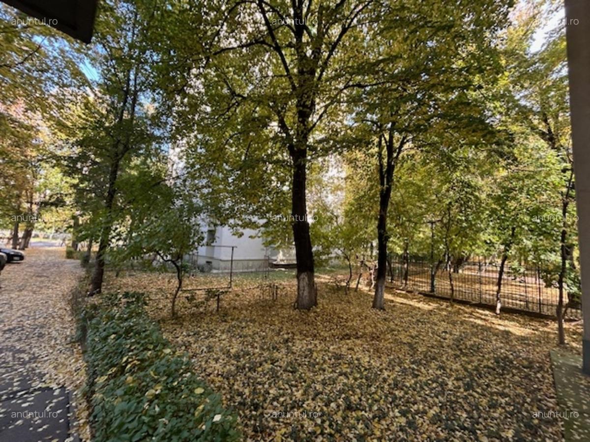 Titan Diham Ivan's stradal bloc reabilitat ap 2 camere decomandat 5 min M - 17