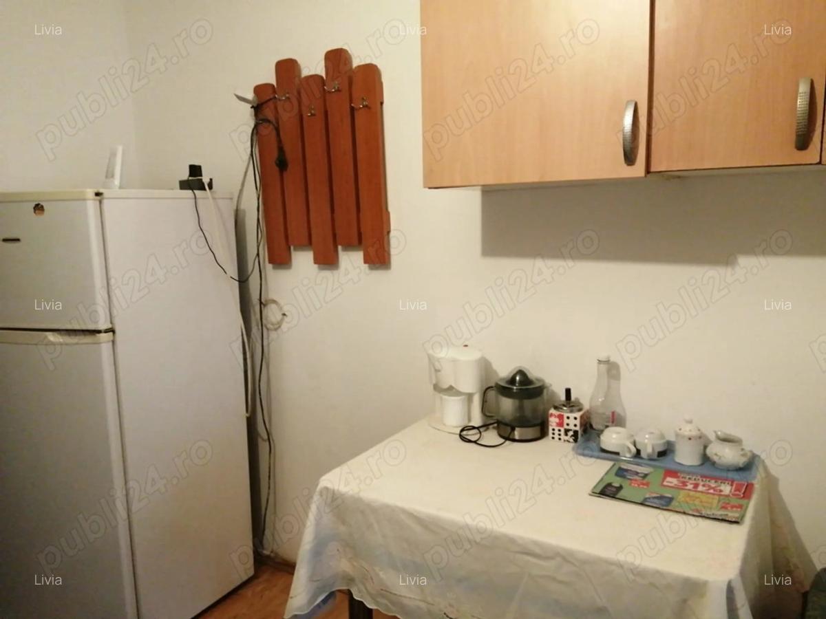 Inchiriez garsoniera, Re?i?a, Tineretului , Bl 1 - 4