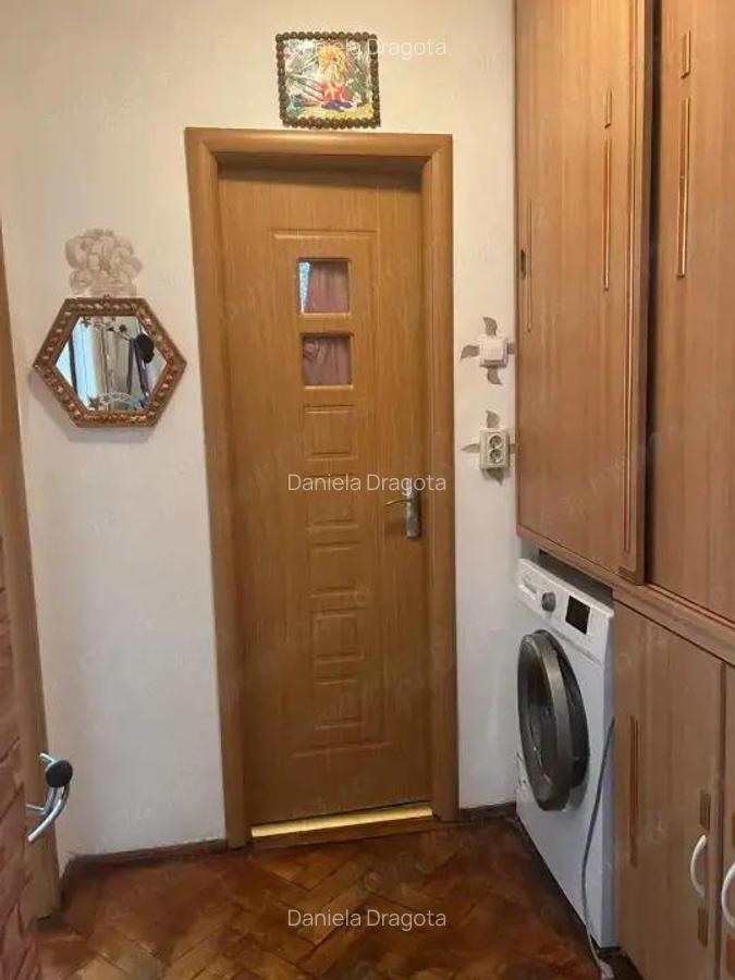 Apartament 3 camere decomandate zona Tractorul - 9