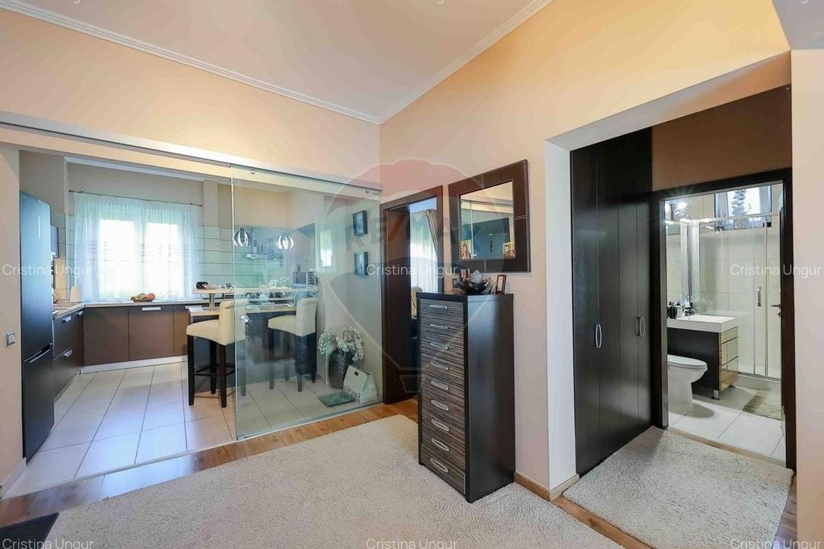 Apartament cu 4 camere si garaj de vanzare in zona Universitatii - 12
