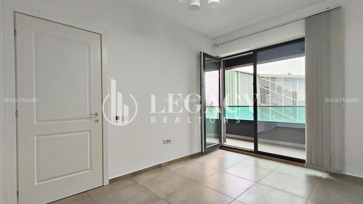 Spatiu birou modern cu 2 locuri de parcare in Grand Beetle Pacurari - 5