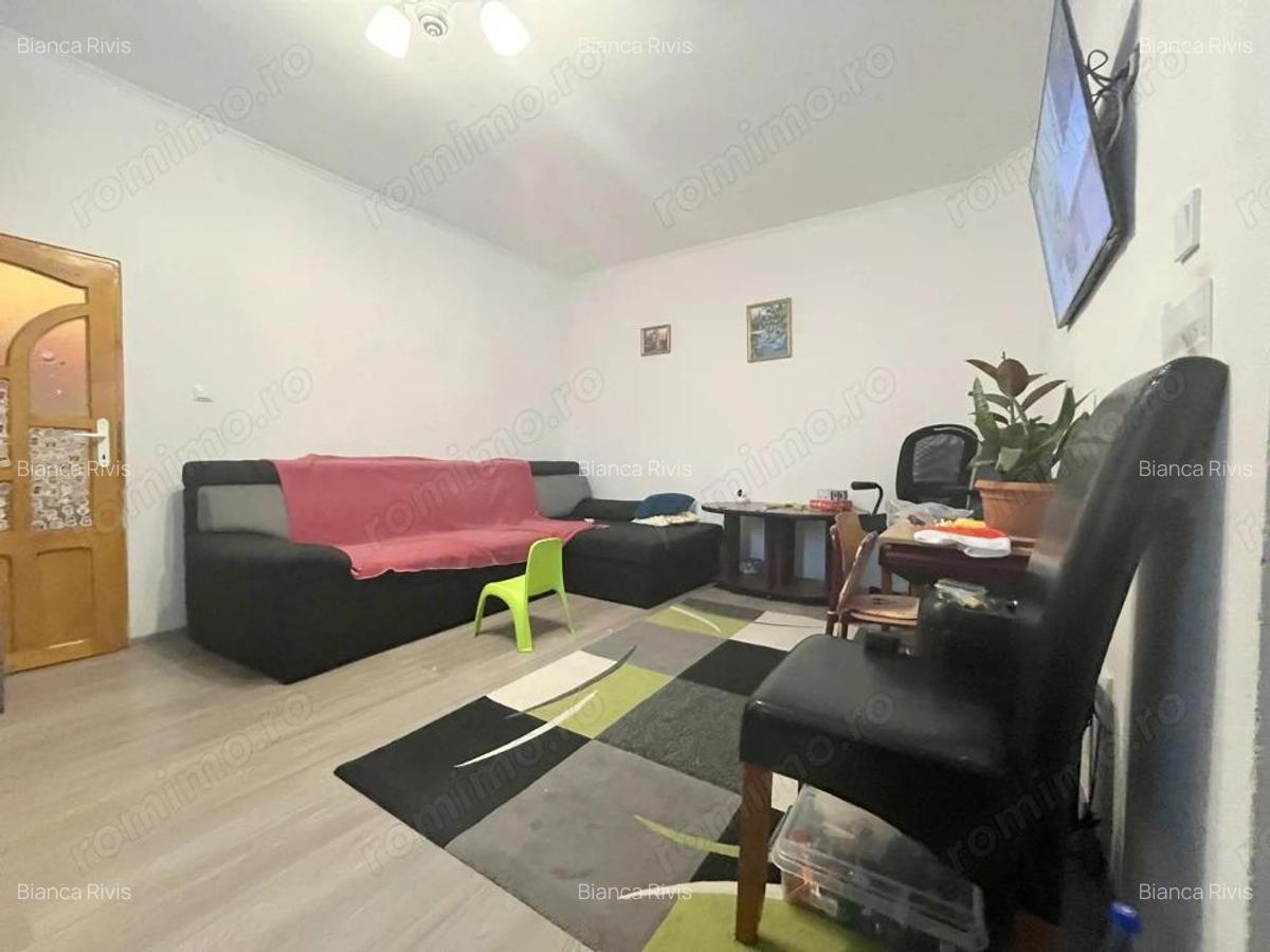 Casa cu 3 camere, curte comuna, zona Mehala - 14