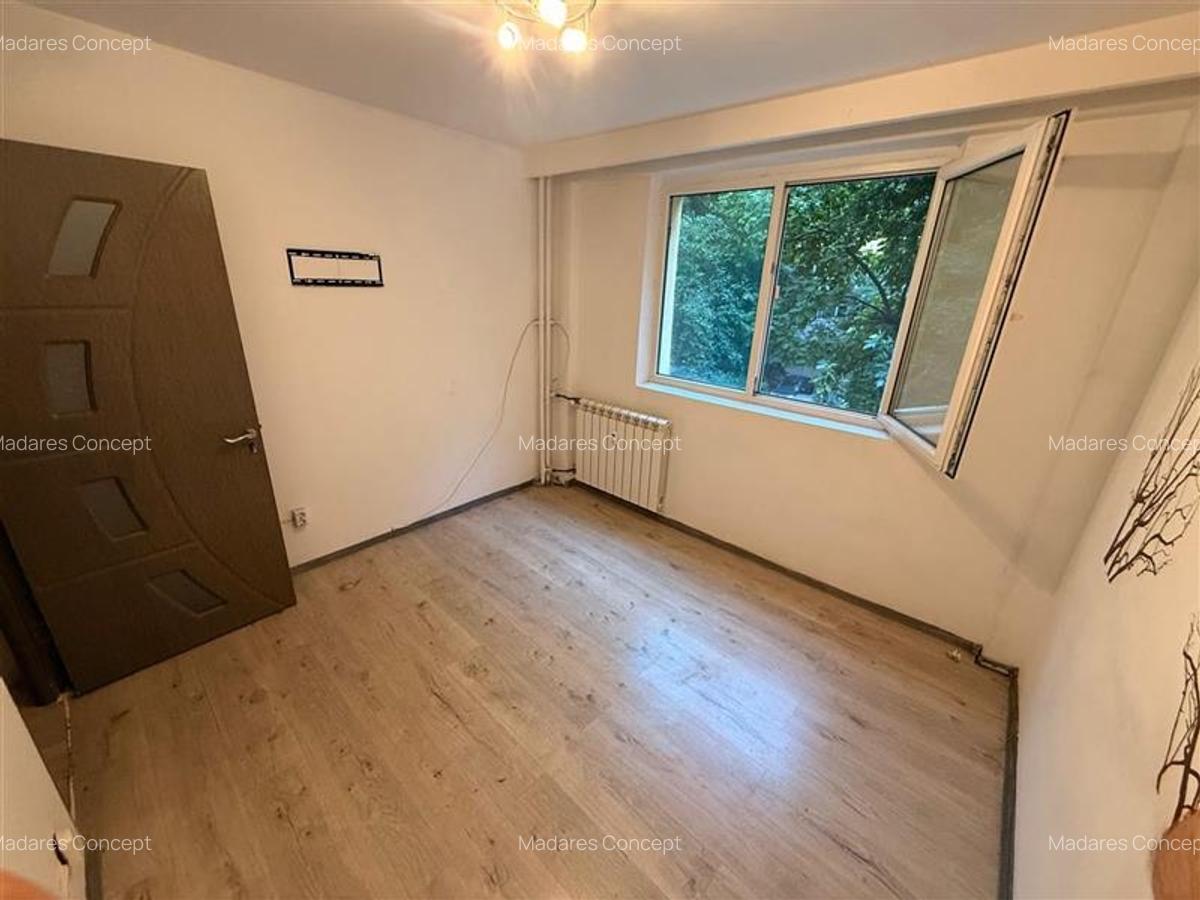 Apartament cu 3 camere decomandat în Doamna Ghica - 8