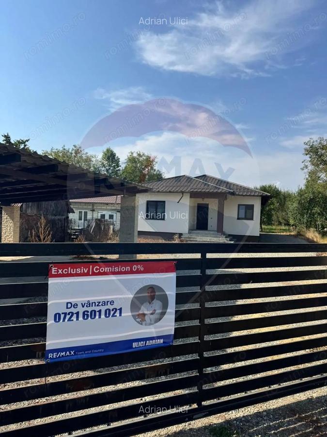 Casa / Vila cu 4 camere de vanzare - 2