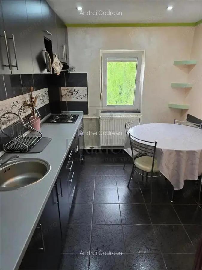 Aradului - 2 Camere - Balcon - Baie cu geam - Etaj intermediar - 3