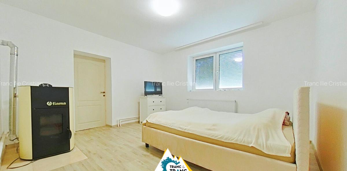 Casa spa?ioasa cu 3 camere, teren generos ?i anexe Curtici, Arad - 2